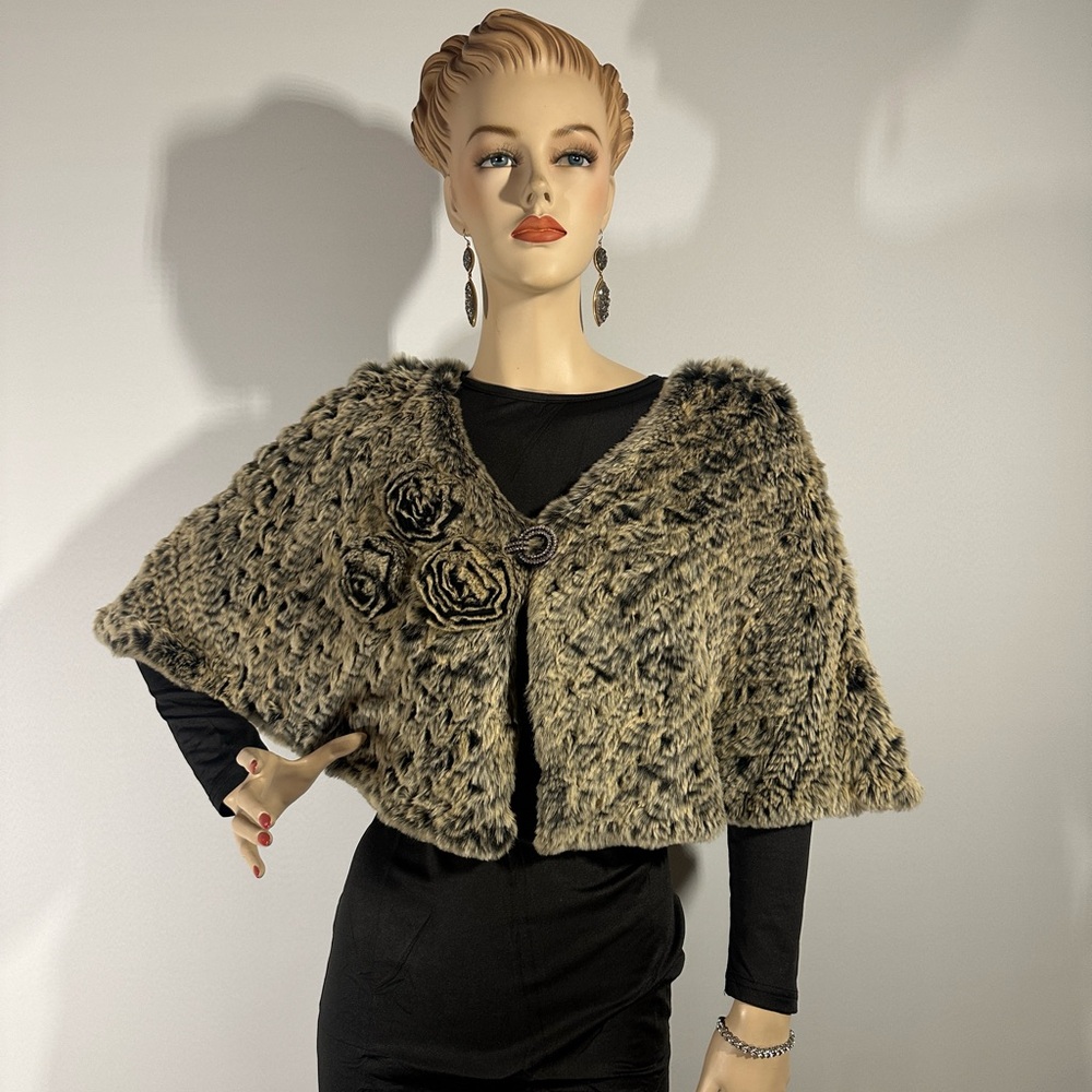 Elegant Rex Chinchilla Fur Knit Cape
